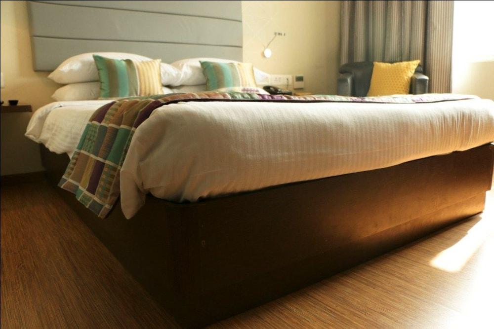 Keys Prima By Lemon Tree Hotels, Pimpri, Pune Экстерьер фото