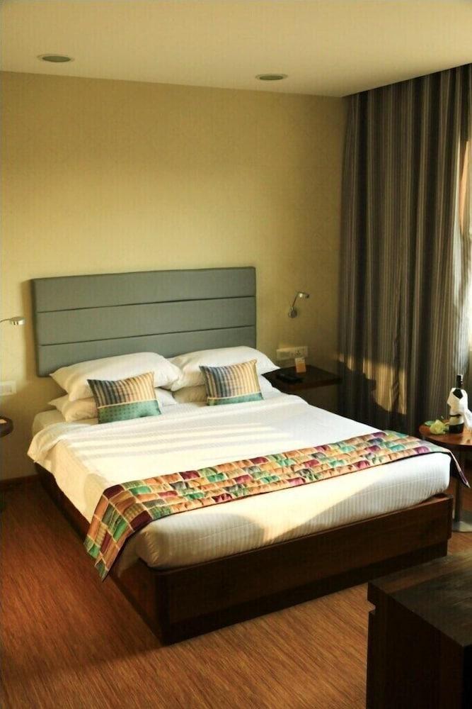 Keys Prima By Lemon Tree Hotels, Pimpri, Pune Экстерьер фото